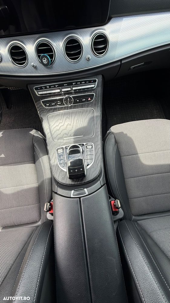 Mercedes-Benz E 220 d 4MATIC Aut. - 9