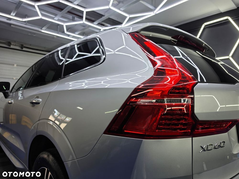 Volvo XC 60 T4 R-Design - 4