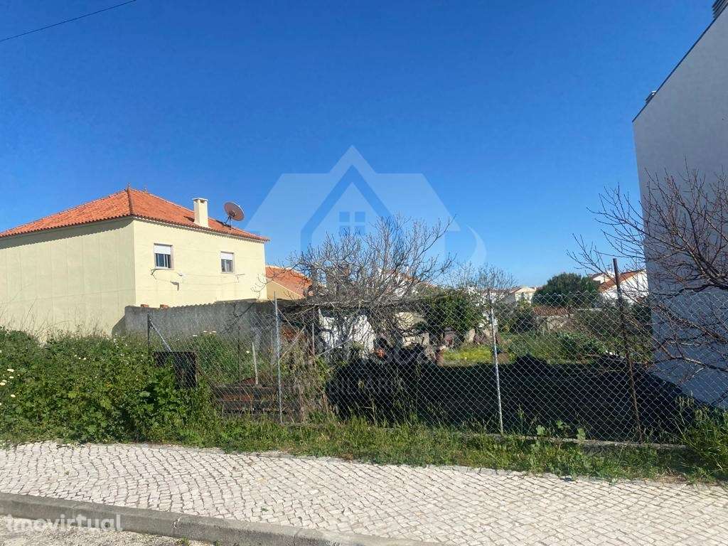 Moradia V3+1 com piscina no Bairro Mariana Gaita, São João da Talha - Grande imagem: 4/13