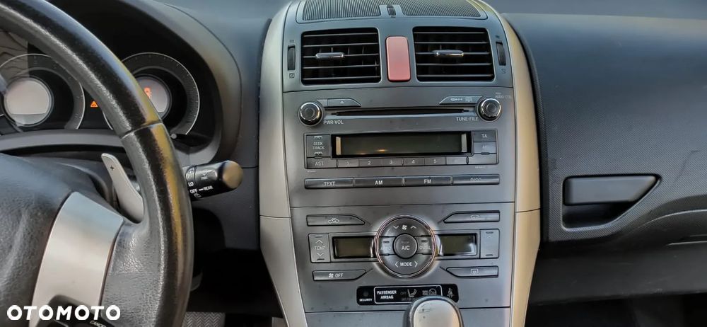 Toyota Auris 1.6 Dynamic MS - 9