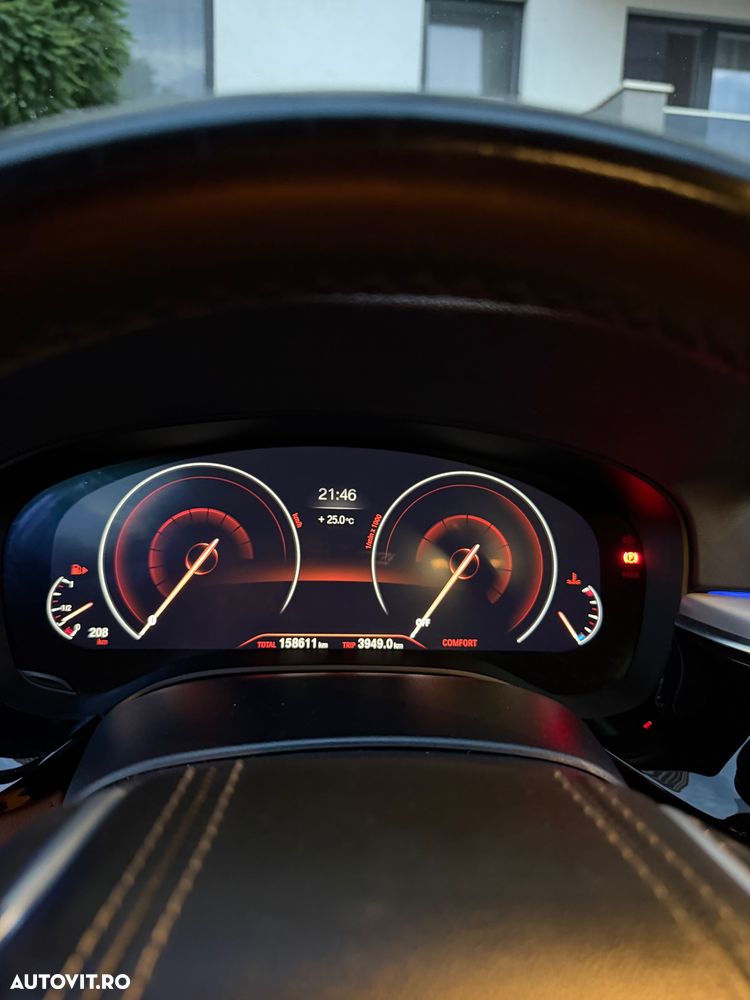 BMW Seria 5 530i xDrive AT - 10