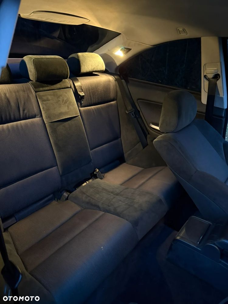 BMW Seria 3 318 Ci Edition Sport - 11