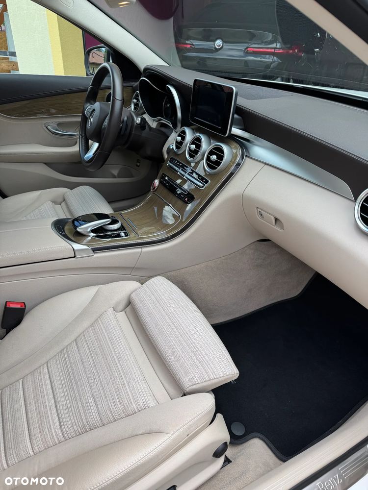 Mercedes-Benz Klasa C 200 4-Matic 7G-TRONIC - 6
