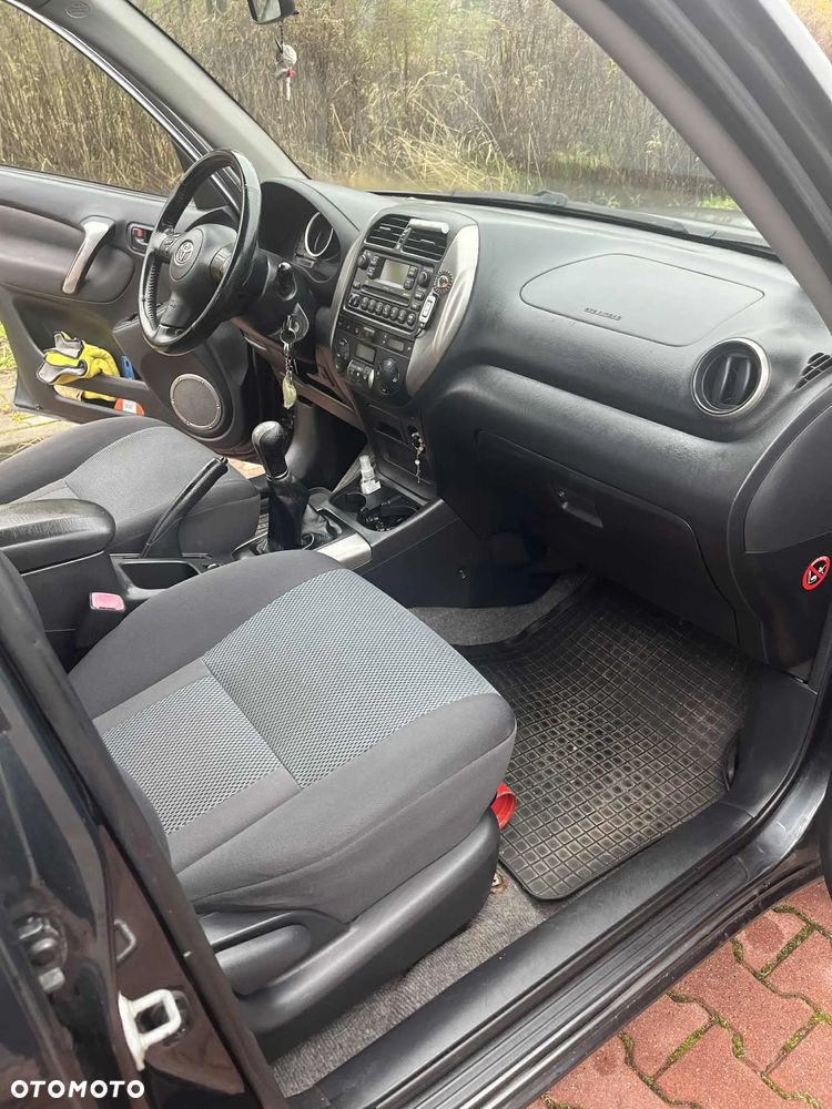 Toyota RAV4 2.0 D-4D 4x4 - 11