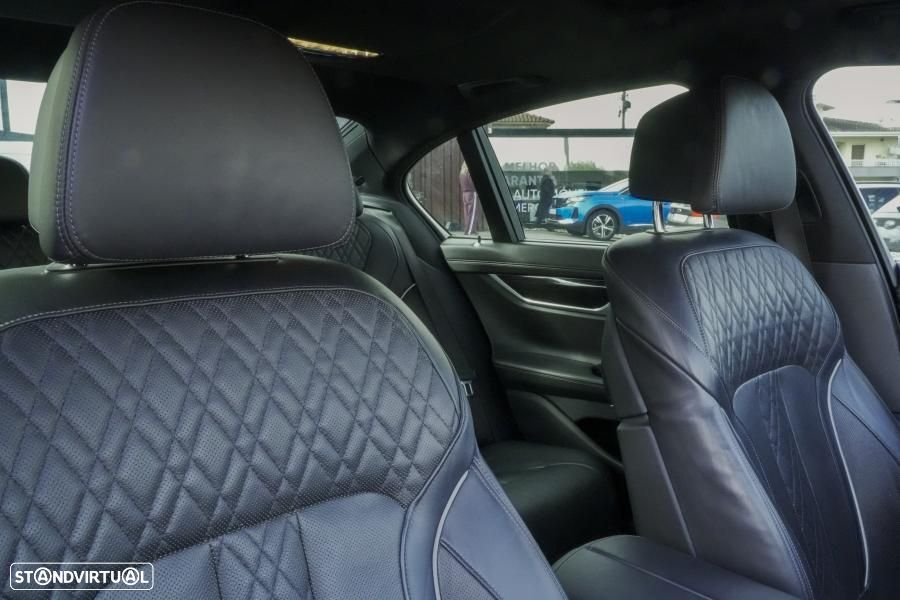 BMW 740 d xDrive Pack M - 14