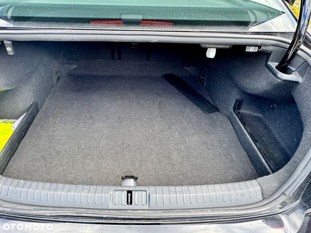 Volkswagen Passat 2.0 TDI EVO Elegance DSG - 15