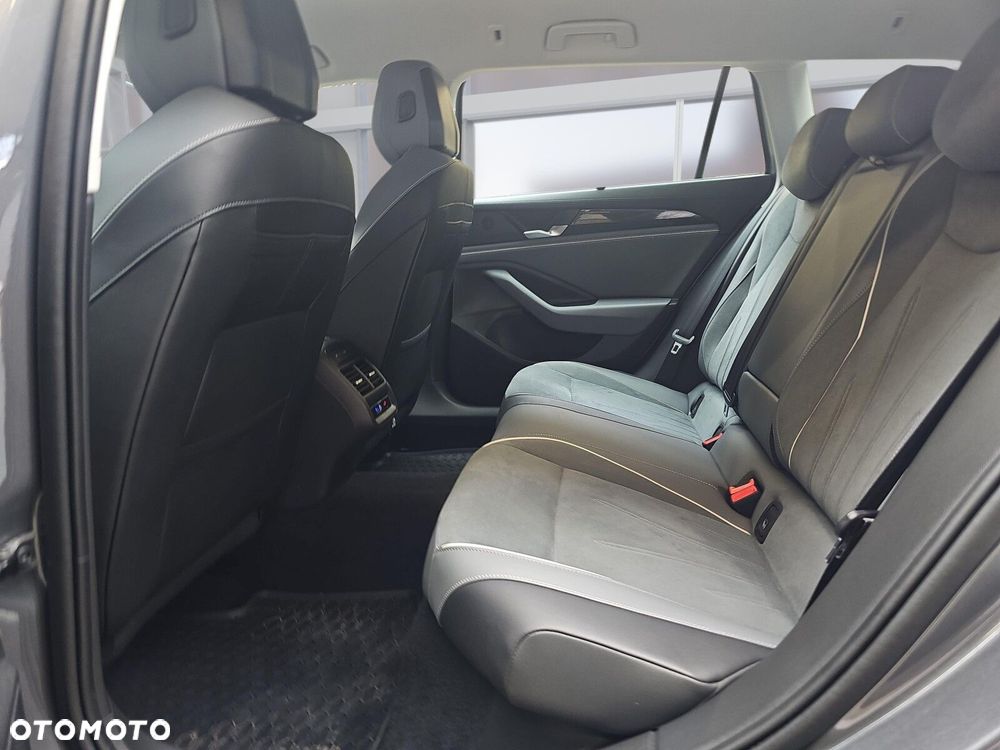 Volkswagen Passat - 10