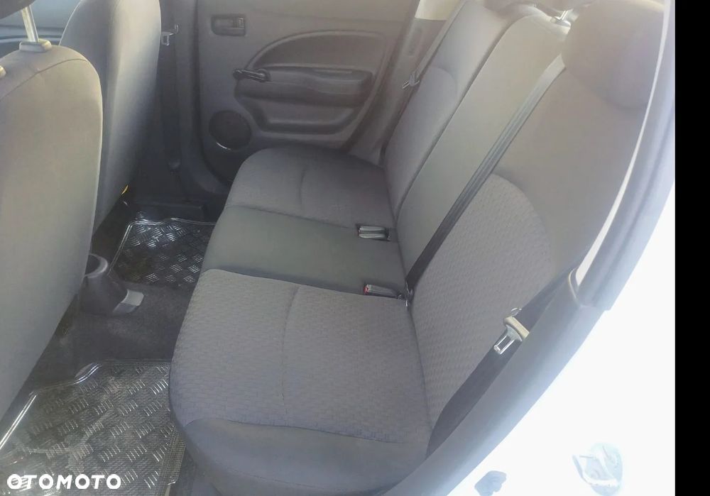 Mitsubishi Space Star - 8