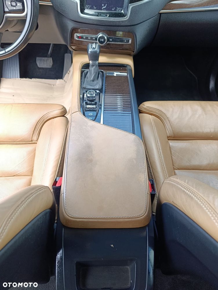 Volvo XC 90 - 10