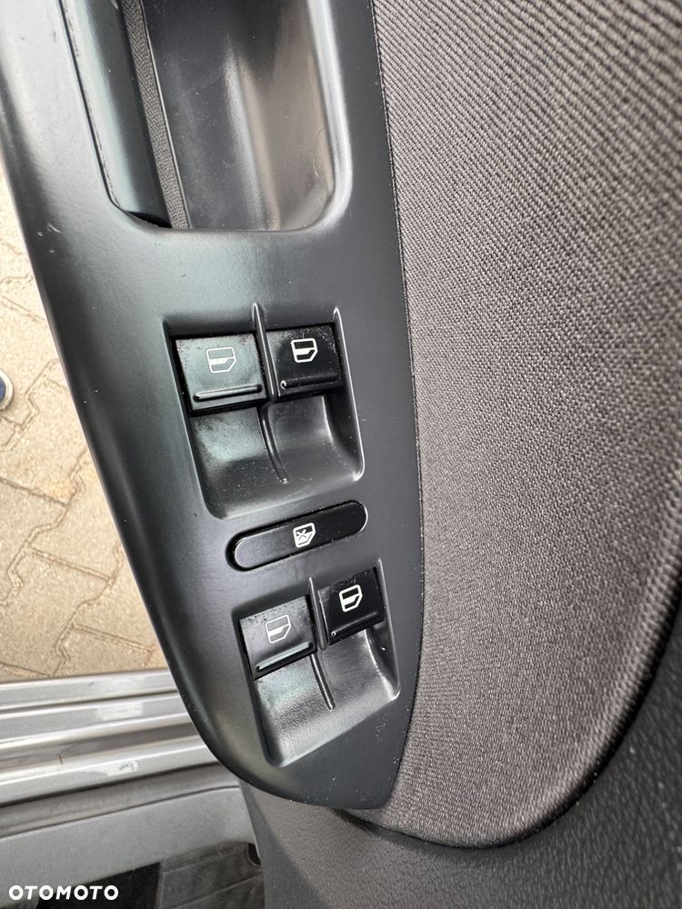 Volkswagen Touran 1.6 TDI DPF Comfortline - 19