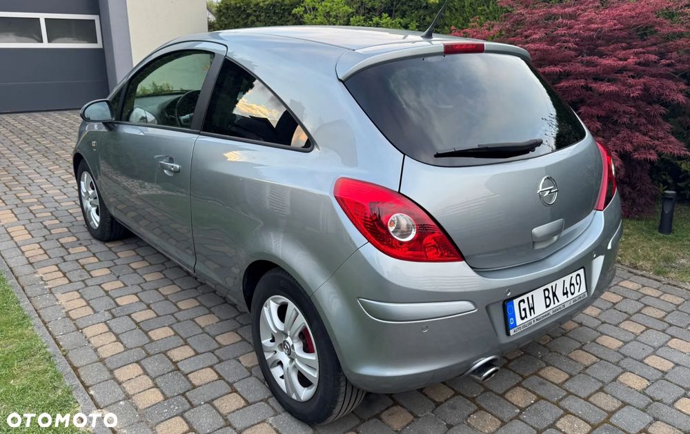 Opel Corsa 1.4 16V Active - 4