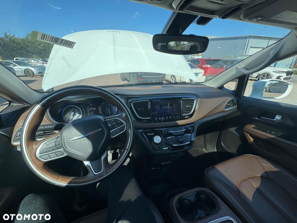 Chrysler Pacifica - 13