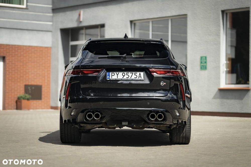 Jaguar F-Pace P550 AWD SVR - 4