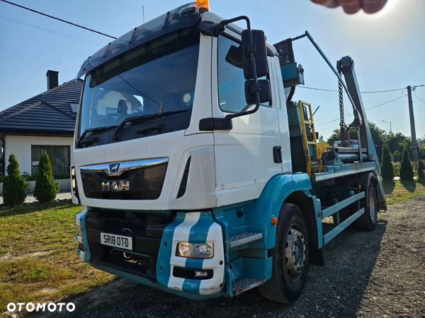MAN TGM 1825 4x2 BRAMOWIEC HYVA