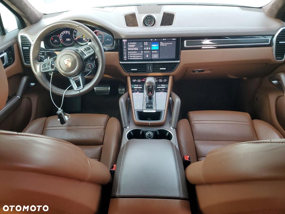 Porsche Cayenne Turbo - 8