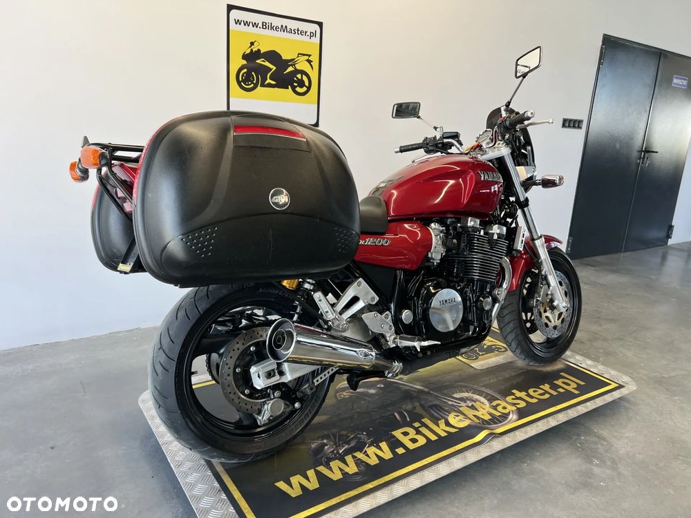 Yamaha XJR - 6