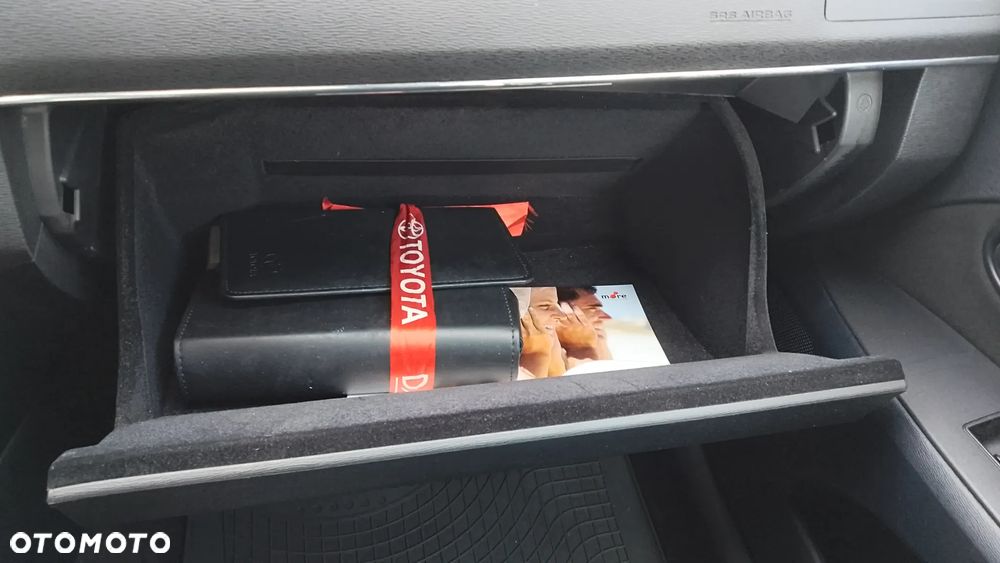 Toyota Avensis 1.8 Luna - 24