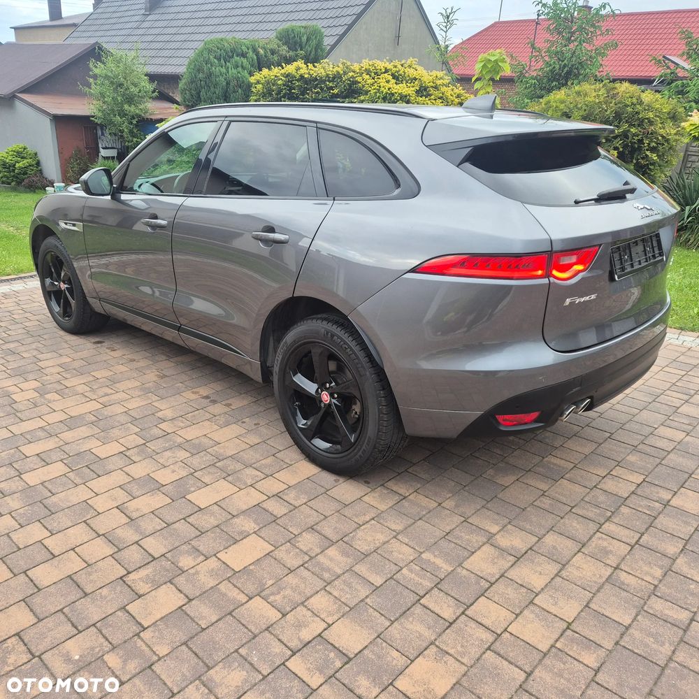 Jaguar F-Pace 20d AWD R-Sport - 17