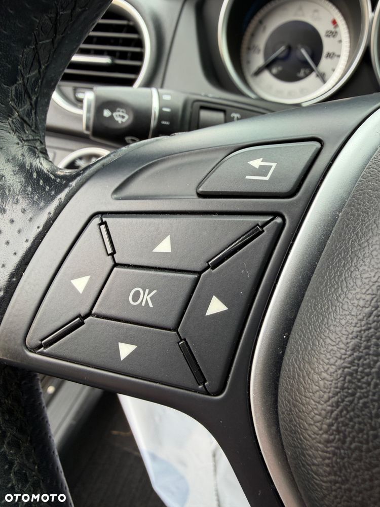 Mercedes-Benz Klasa C 180 (BlueEFFICIENCY) 7G-TRONIC Avantgarde - 41