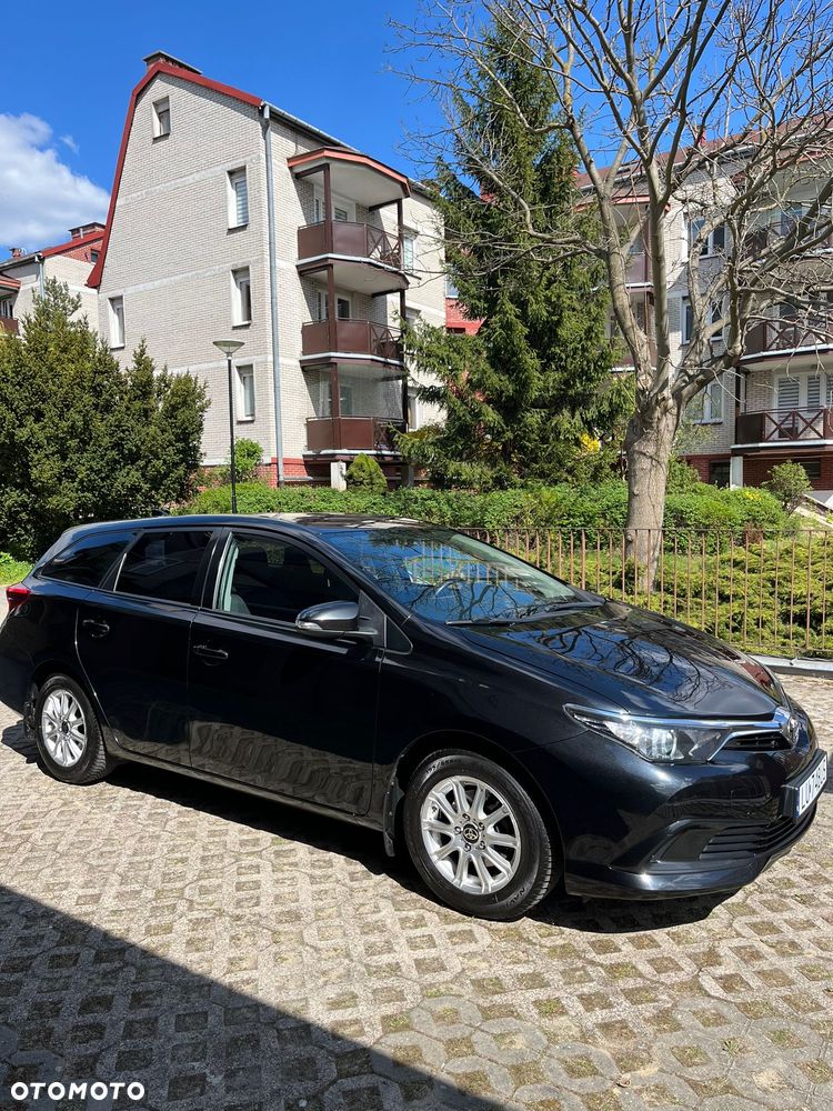 Toyota Auris 1.6 Premium - 1