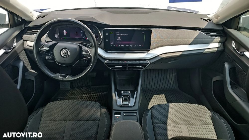 Skoda Octavia Combi 2.0 TDI DSG Style - 9