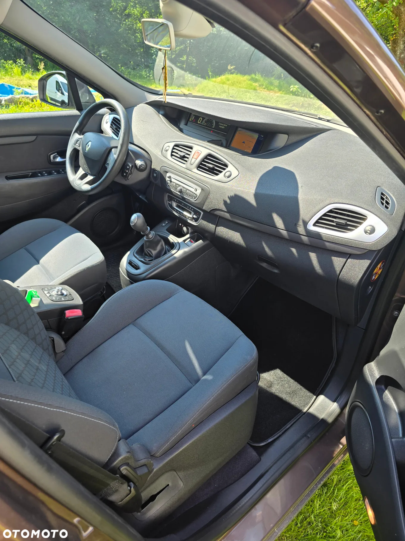 Renault Scenic 1.6 16V 110 Dynamique - 10