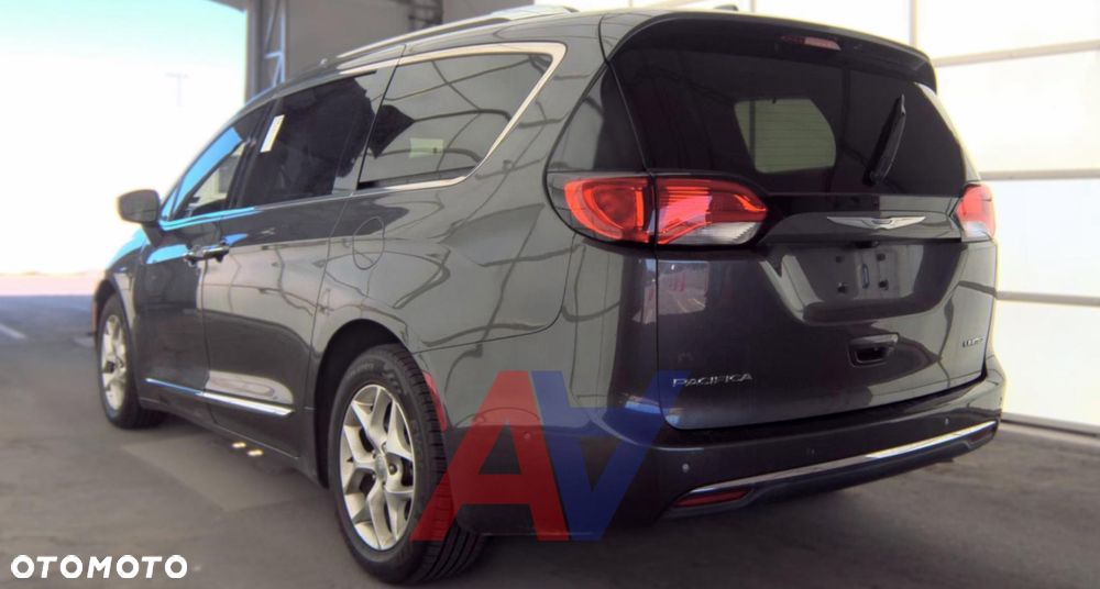 Chrysler Pacifica - 6
