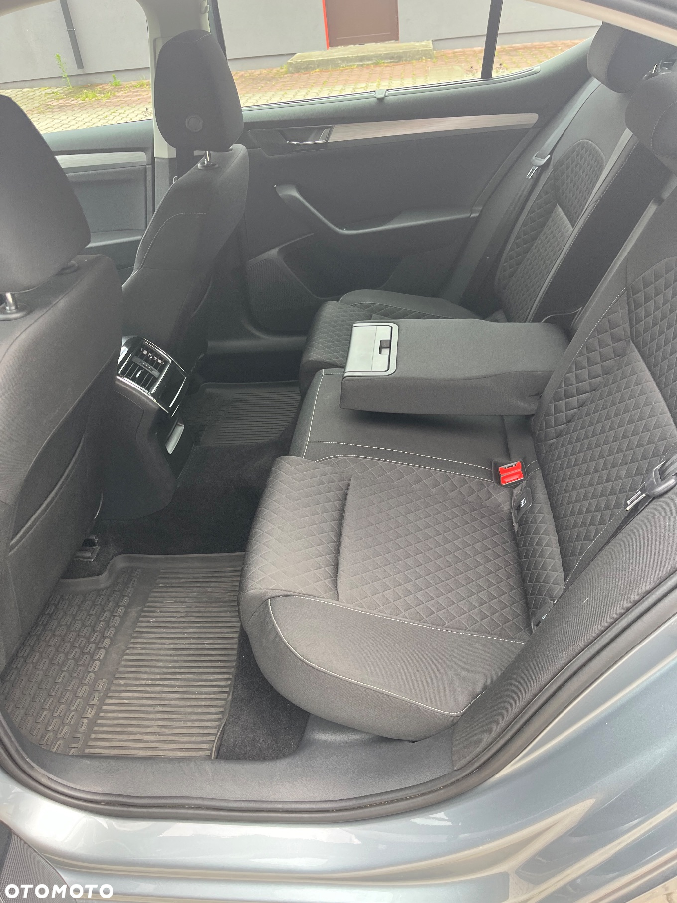 Skoda Superb 2.0 TSI Ambition DSG - 18