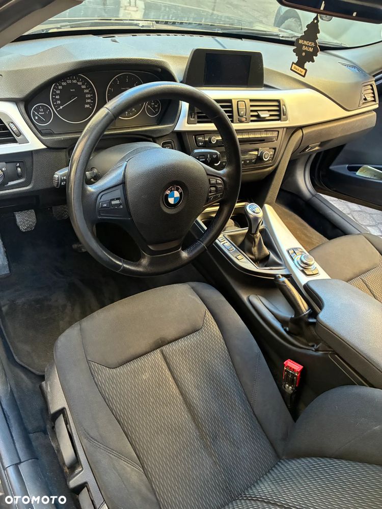 BMW Seria 3 318d Modern Line - 17