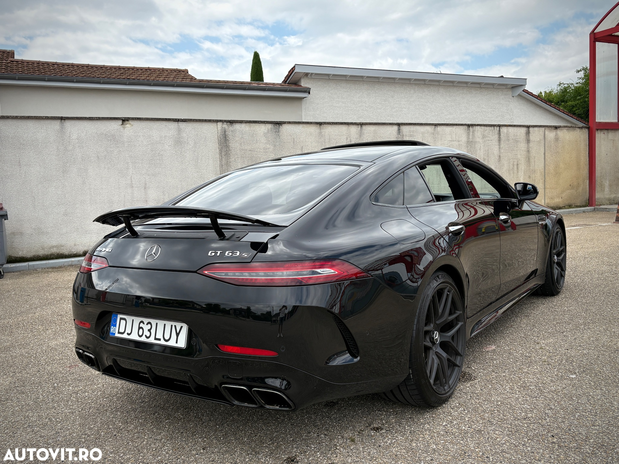 Mercedes-Benz AMG GT-S 63 4MATIC+ - 9