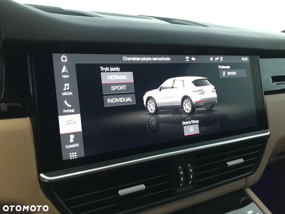 Porsche Cayenne - 26