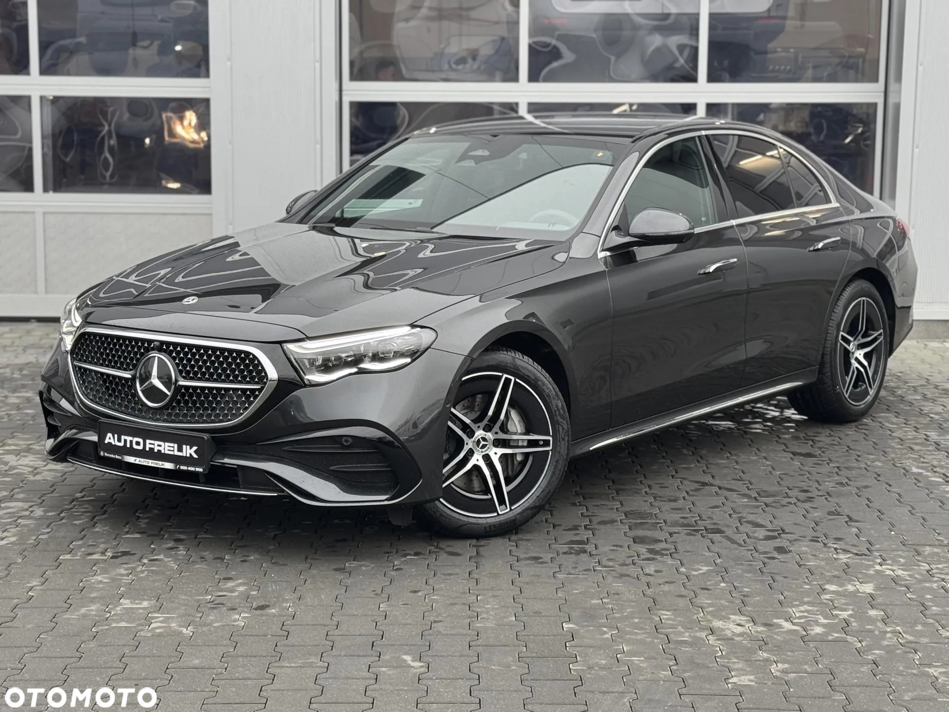 Mercedes-Benz Klasa E 220 d 4Matic 9G-TRONIC Edition AMG Line - 2