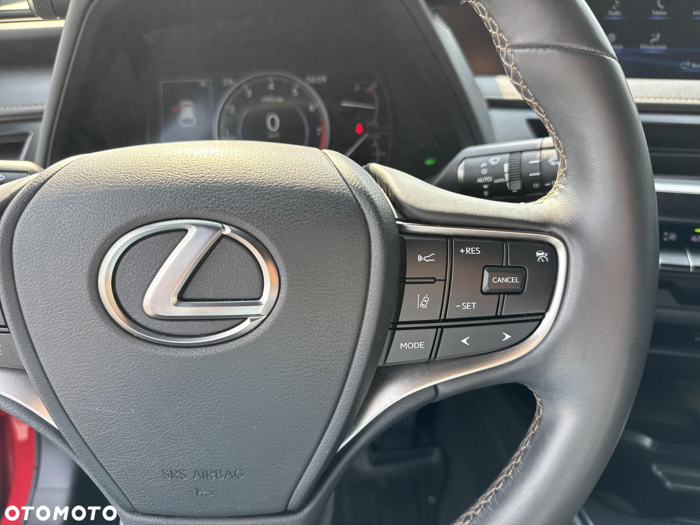 Lexus UX 200 GPF F Impression 2WD - 18