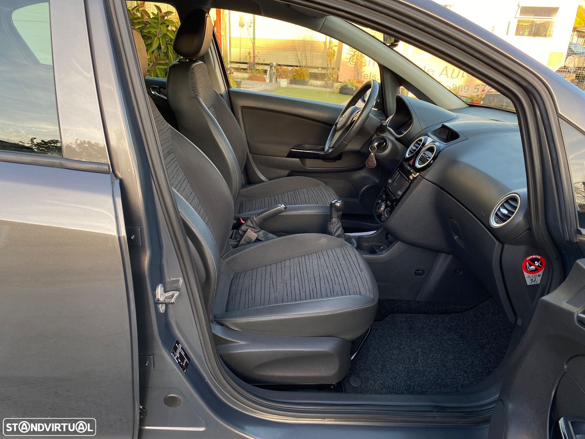 Opel Corsa 1.2 Go! FlexFuel - 12
