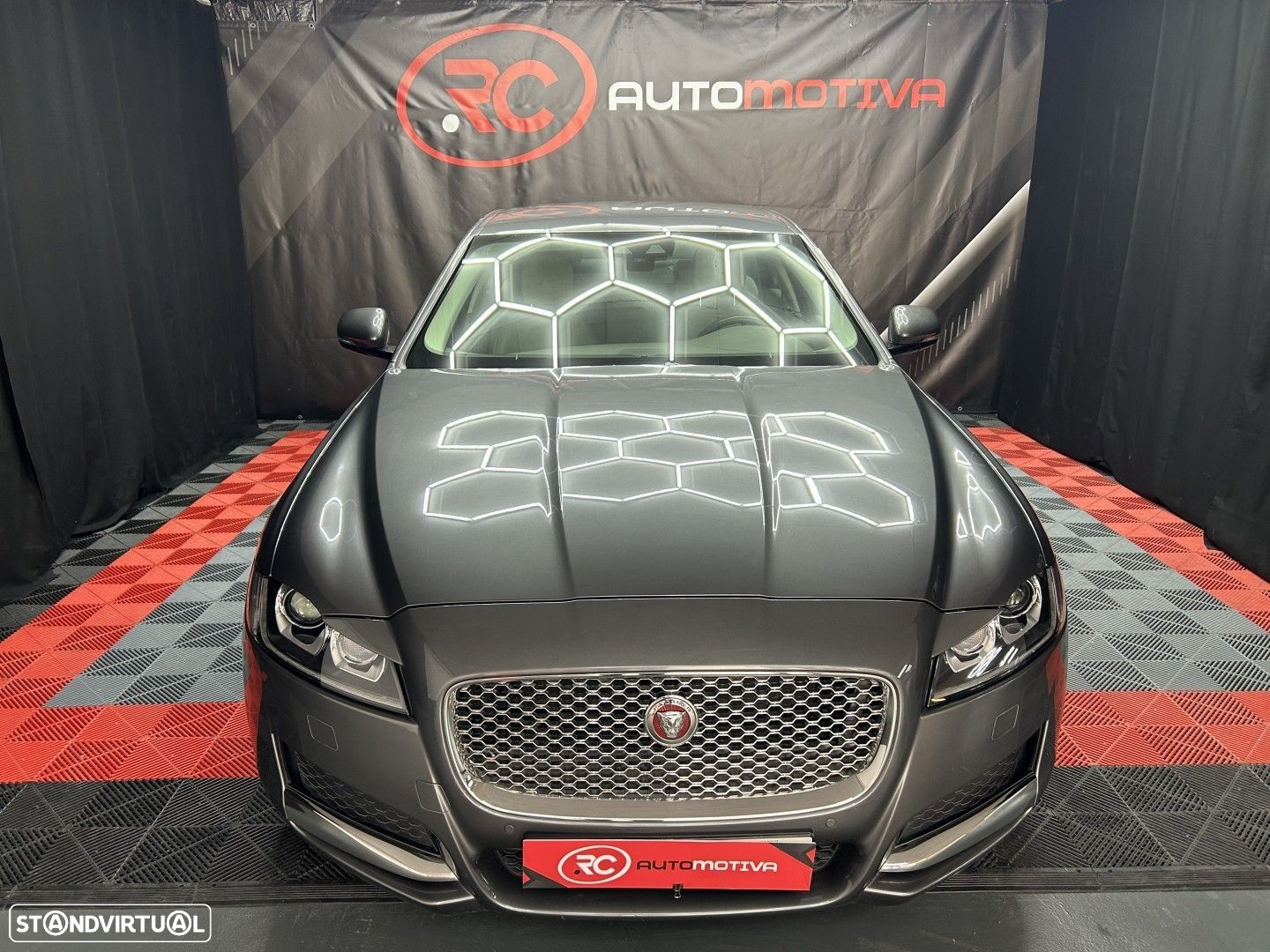 Jaguar XF 2.0 D Prestige Aut. - 2