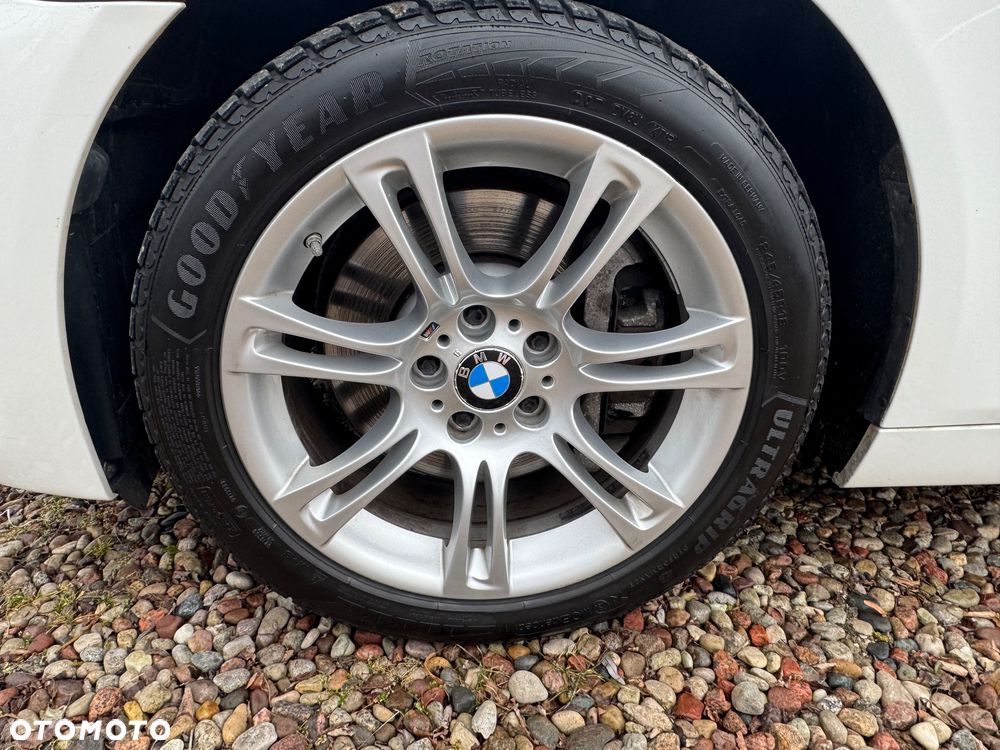 BMW Seria 5 525d xDrive - 15