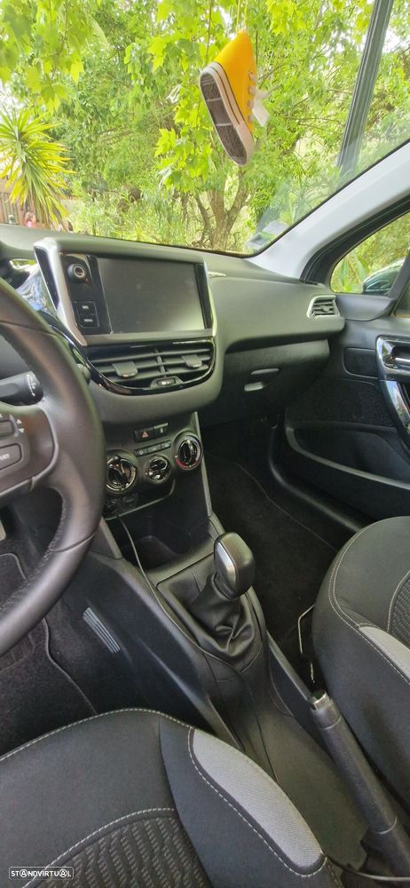 Peugeot 208 PureTech 82 Style - 23