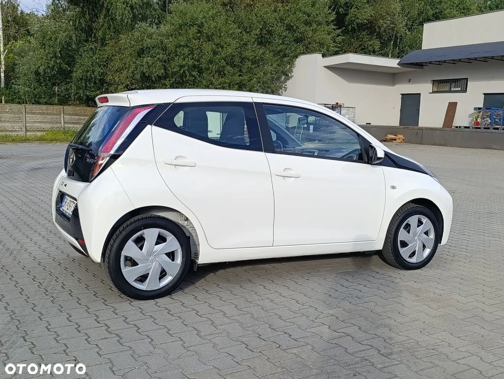 Toyota Aygo x-play - 11