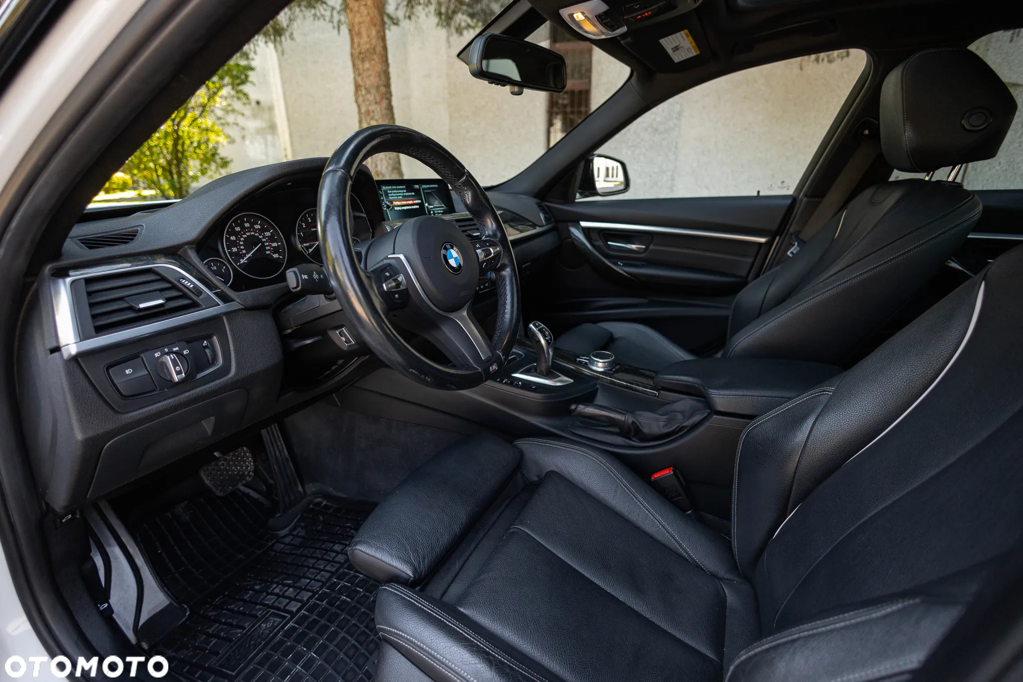 BMW Seria 3 330i xDrive - 25