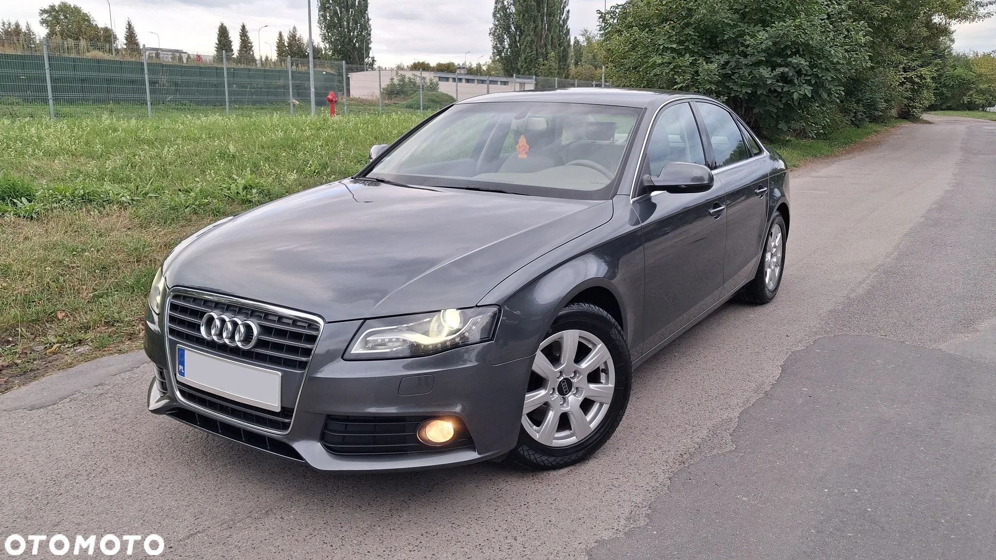 Audi A4 Limousine - 1