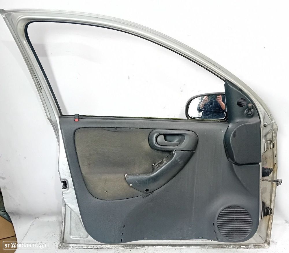 Porta frente esquerda OPEL Corsa C - 2