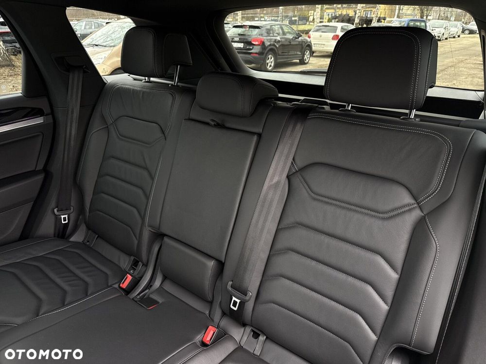 Volkswagen Touareg - 33