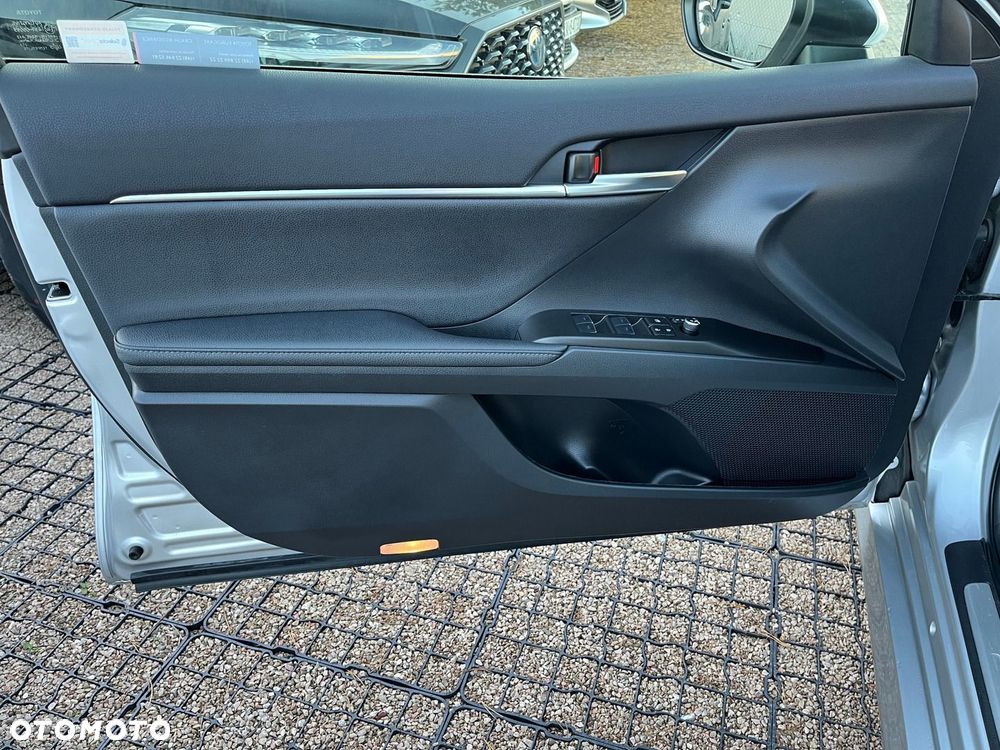 Toyota Camry 2.5 Hybrid Comfort CVT - 21