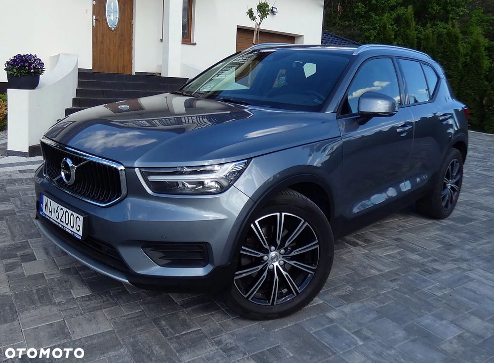 Volvo XC 40 D4 AWD Momentum (Intro Edition) - 9