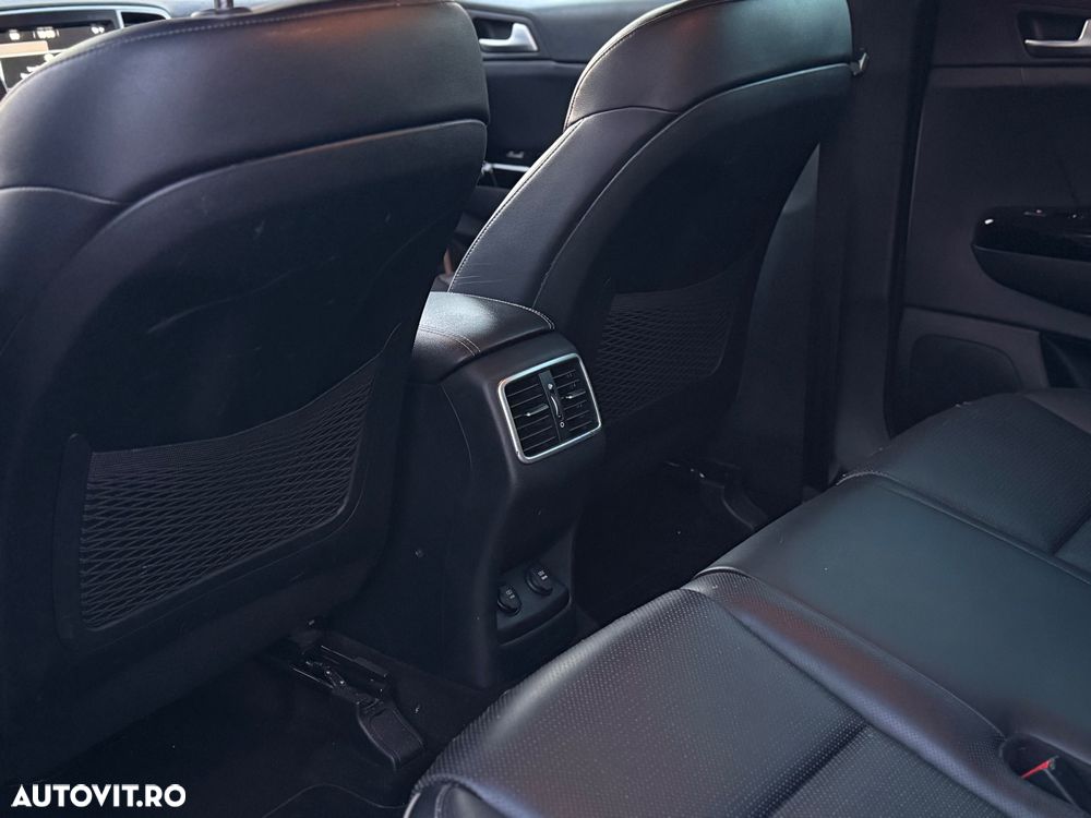 Kia Sportage - 12