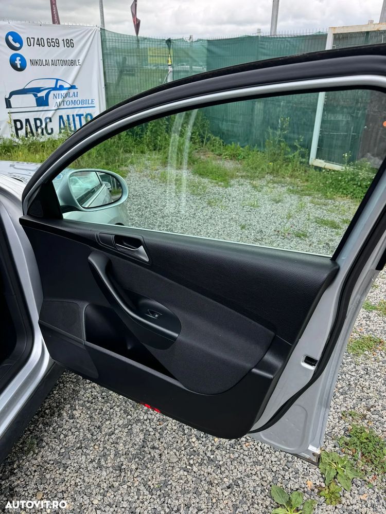 Volkswagen Passat - 12