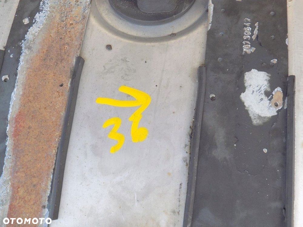 RENAULT PREMIUM DXI 07r ZBIORNIK AD BLUE 68x57x36 - 6