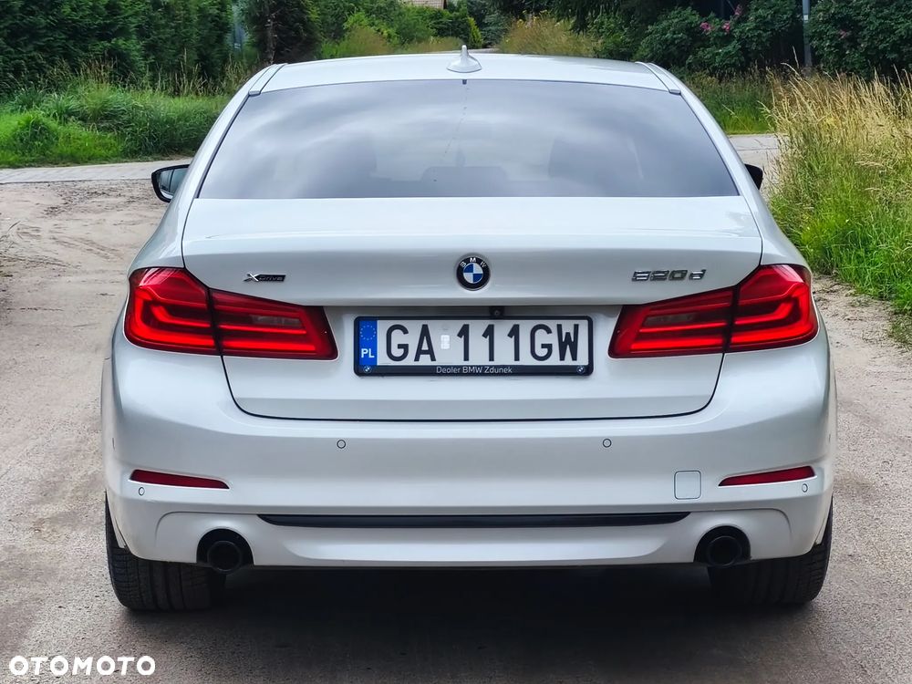 BMW Seria 5 520d Sport Line - 8