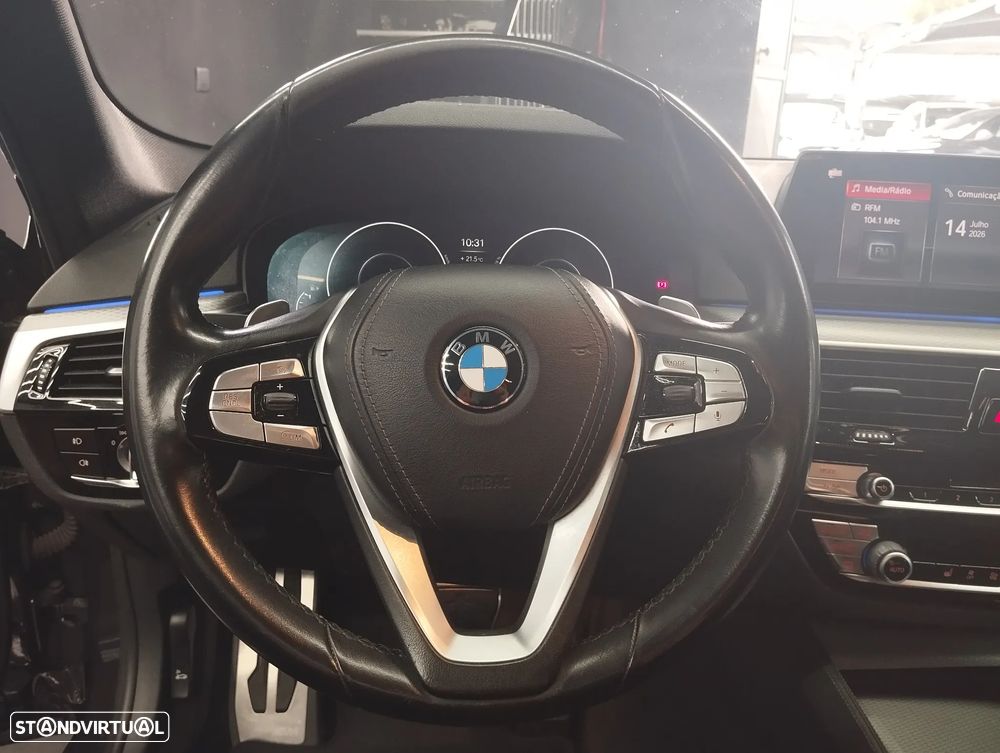 BMW 530 e iPerformance Pack M - 24