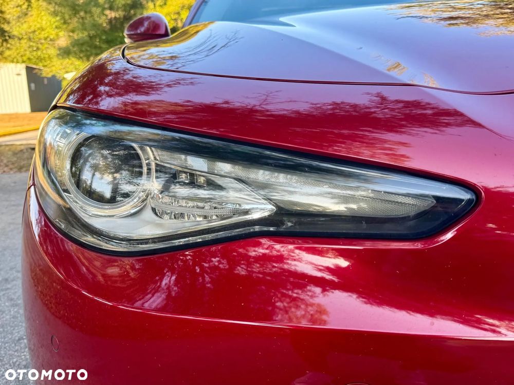 Alfa Romeo Giulia 2.0 Turbo 16V AT8-Q4 Ti - 3